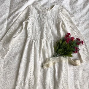 Clad & Cloth White Lace Dress Size Small